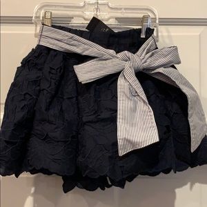 Abercrombie & Fitch. XS. NWT. Navy w/belt